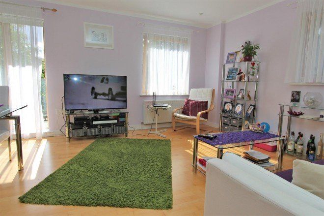 Property photo 2 of 8