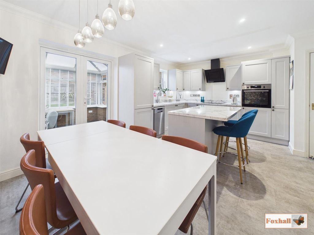 Property photo 2 of 24 Kitchen