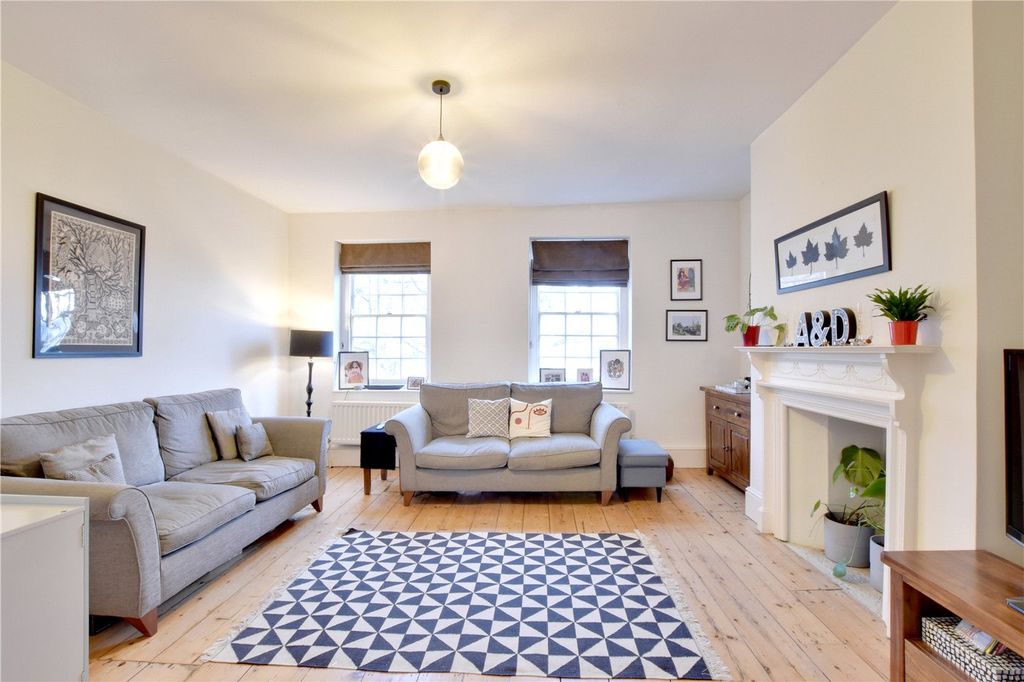 Property photo 1 of 19 Picture No. 02