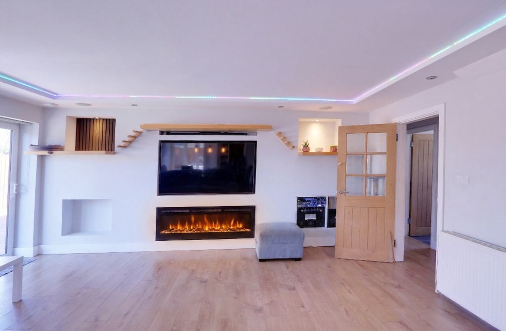 Property photo 3 of 40 Lounge 3 1