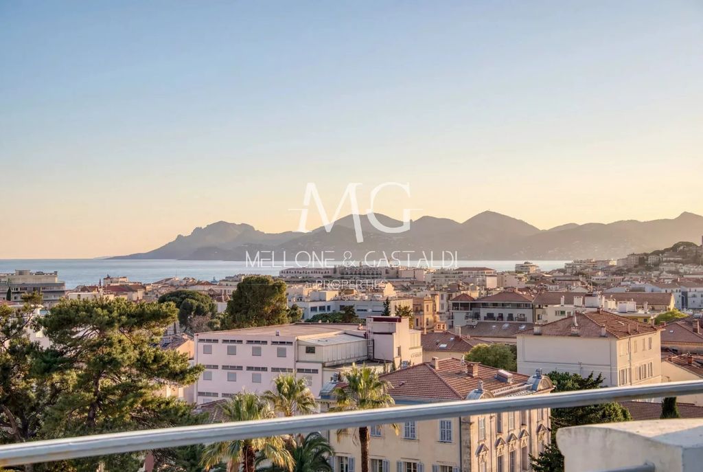 Property photo 1 of 7 Cannes – Top-Floor 239 Sqm Bourgeois Apartment – Sea View Terrace – Garage