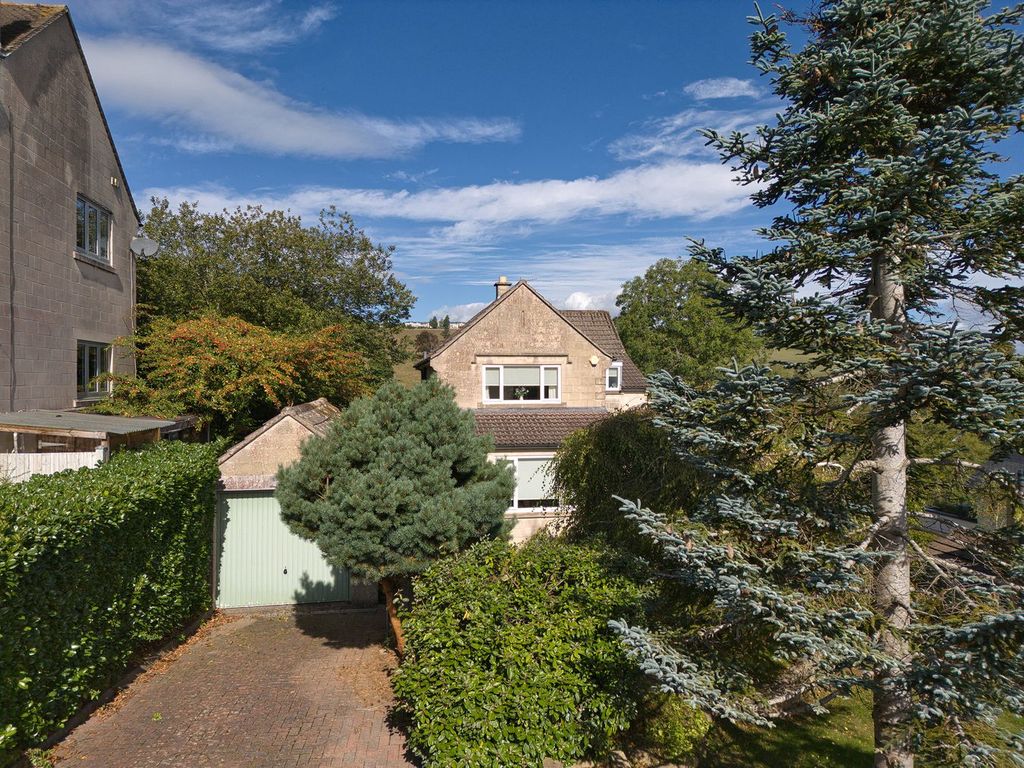 Property photo 2 of 13