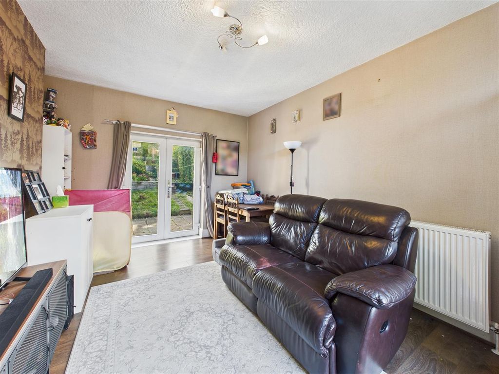 Property photo 3 of 13 Cam05476G0-Pr0079-Still012.Jpg