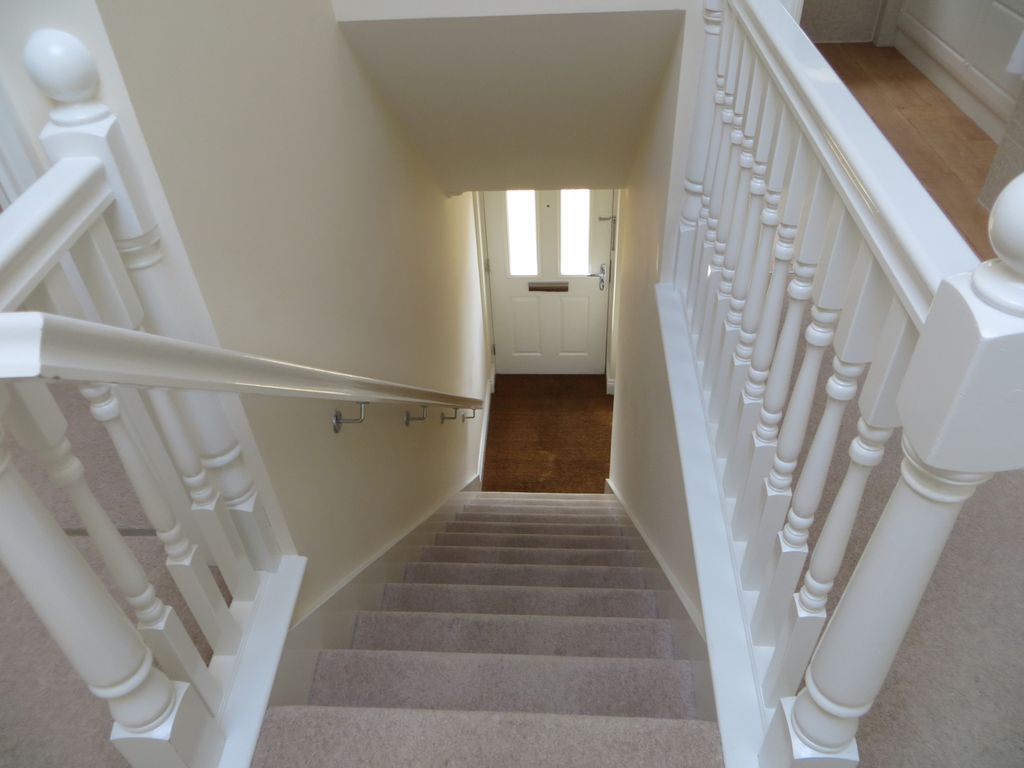 Property photo 2 of 10 Stairwell