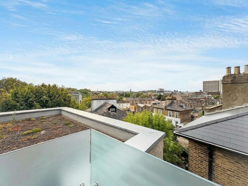 Property photo 2 of 9 View Roof Garden