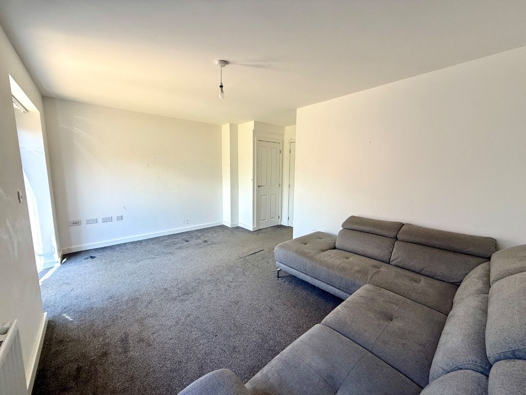 Property photo 3 of 34 4979962