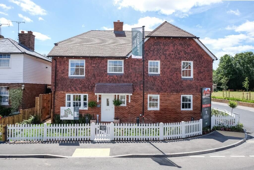 Property photo 1 of 18 External