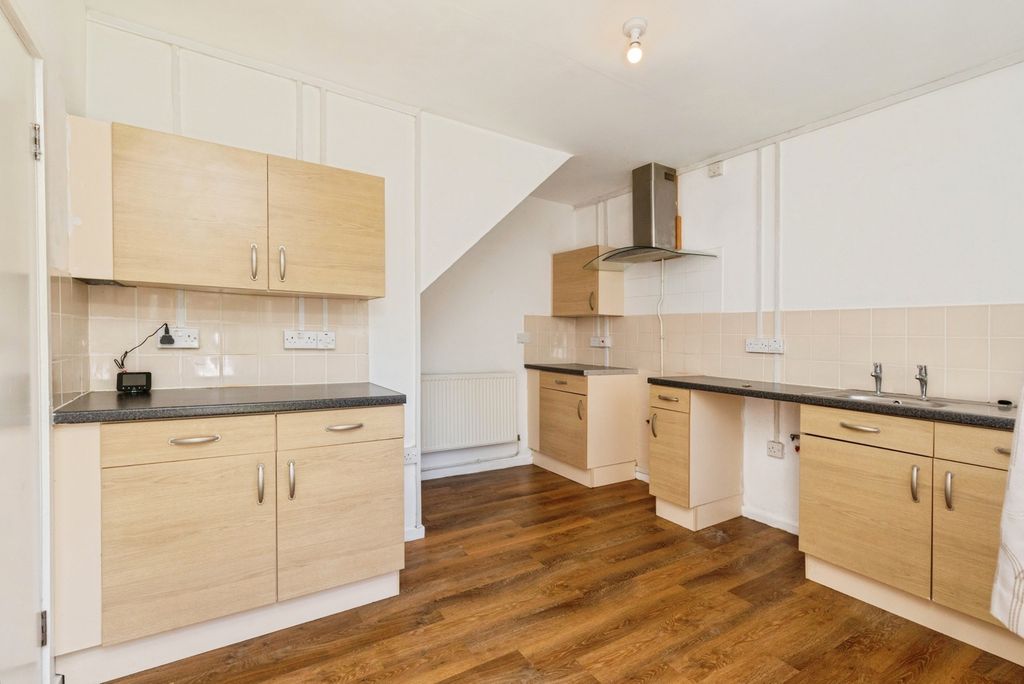Property photo 2 of 10 Pbox-Img.Jpg