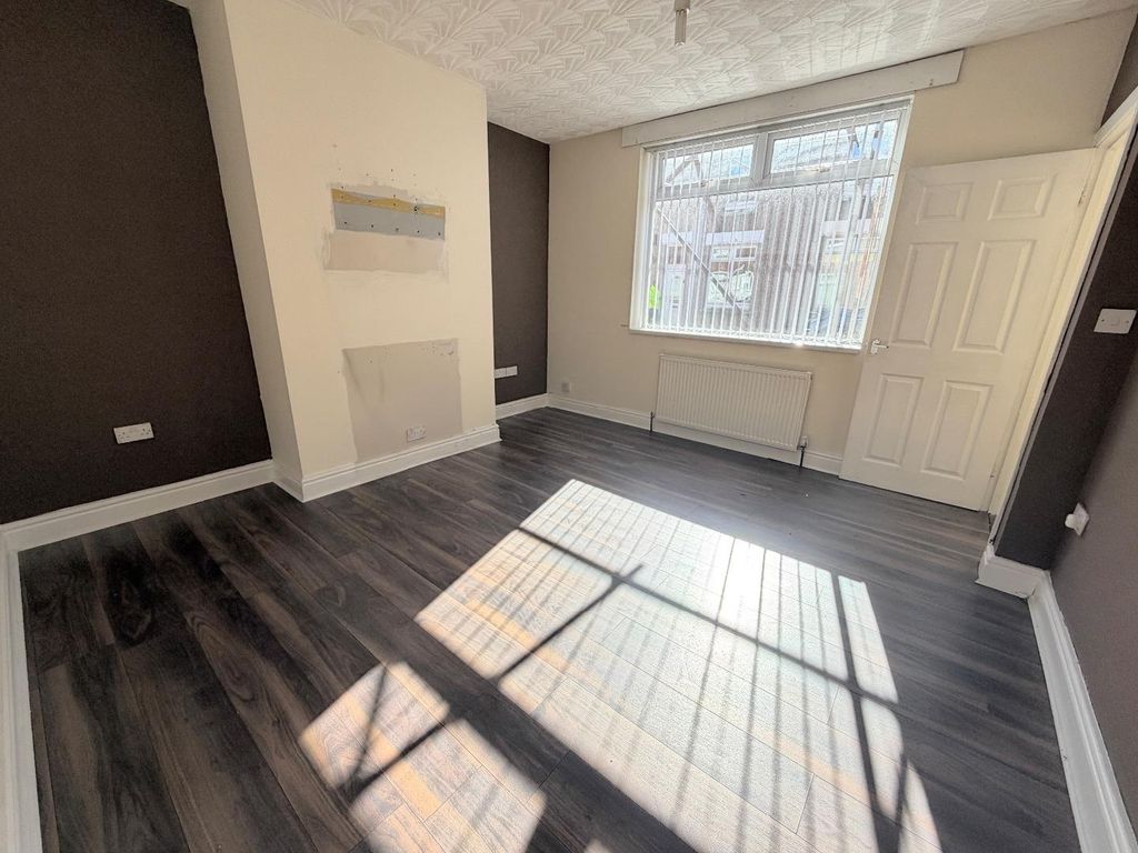 Property photo 2 of 9 Lounge