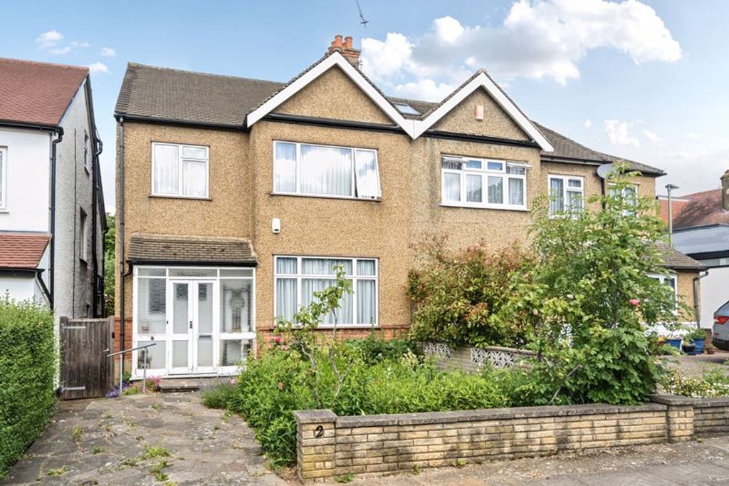Property photo 1 of 17 External