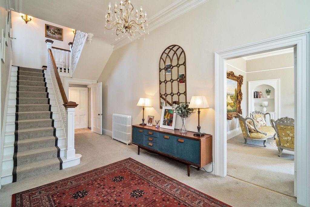 Property photo 2 of 30 Image