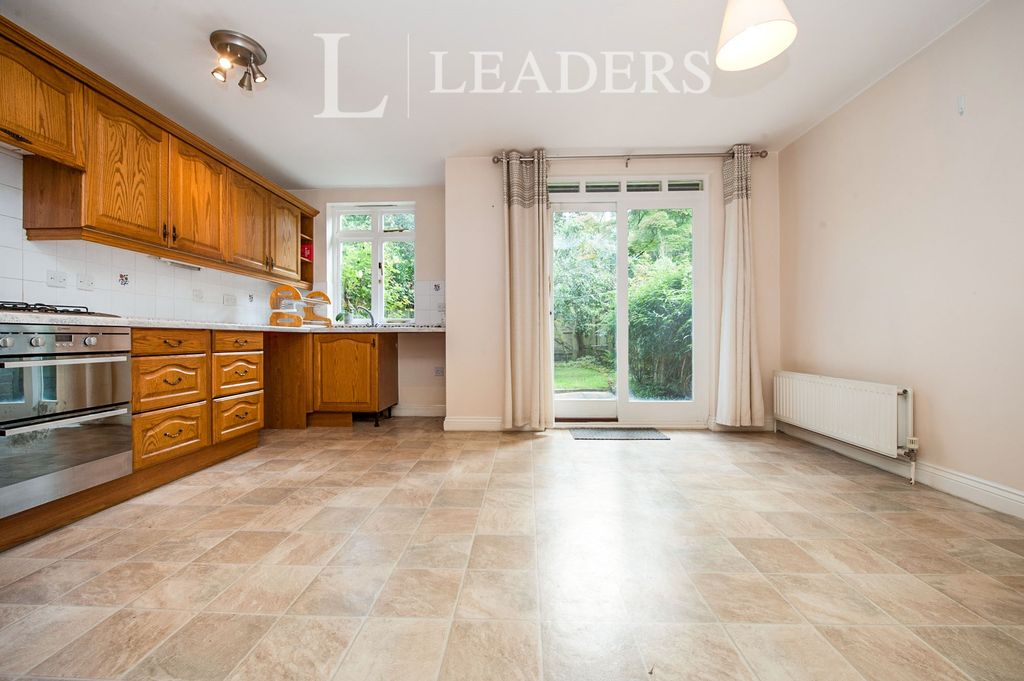 Property photo 2 of 9 Kitchen