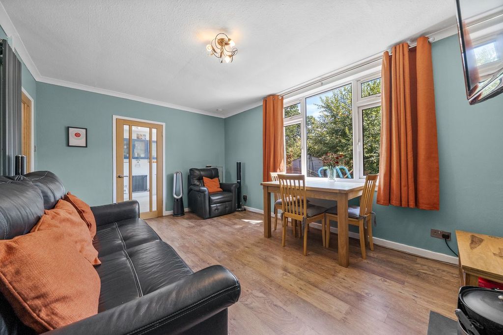 Property photo 3 of 21