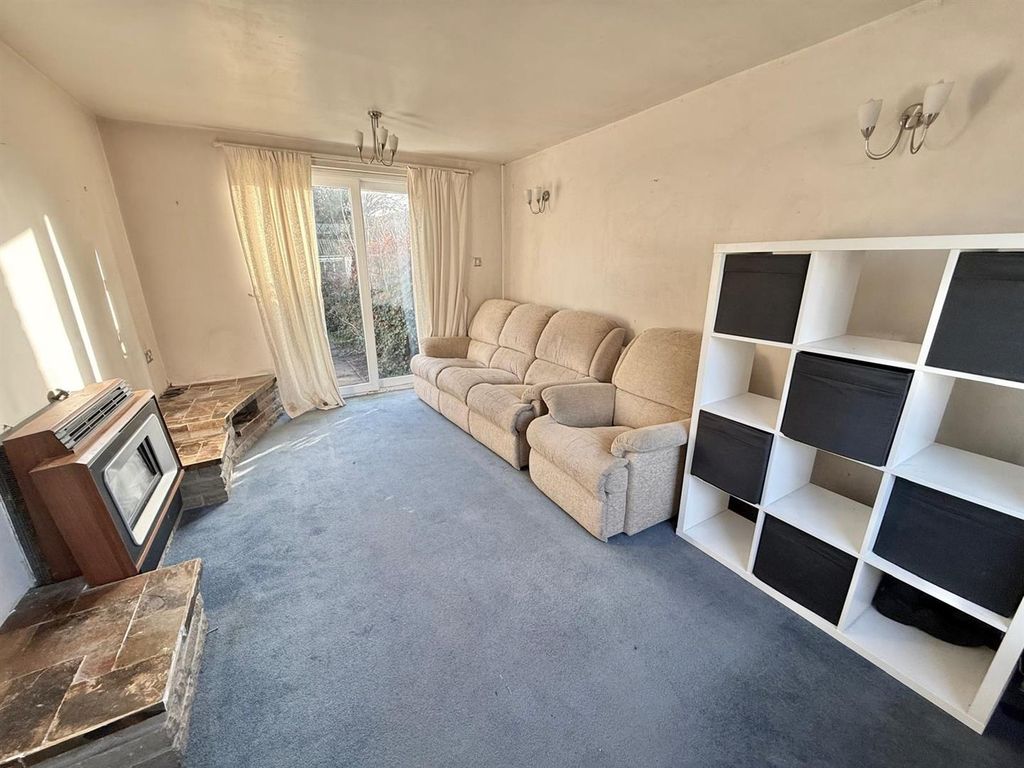 Property photo 2 of 8