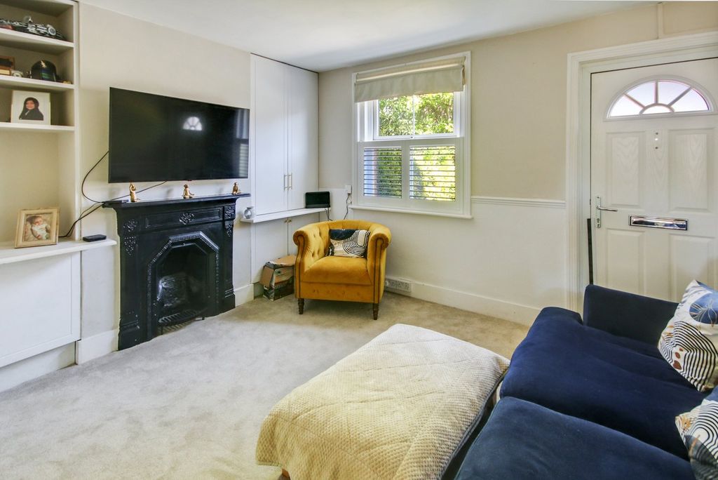 Property photo 2 of 18