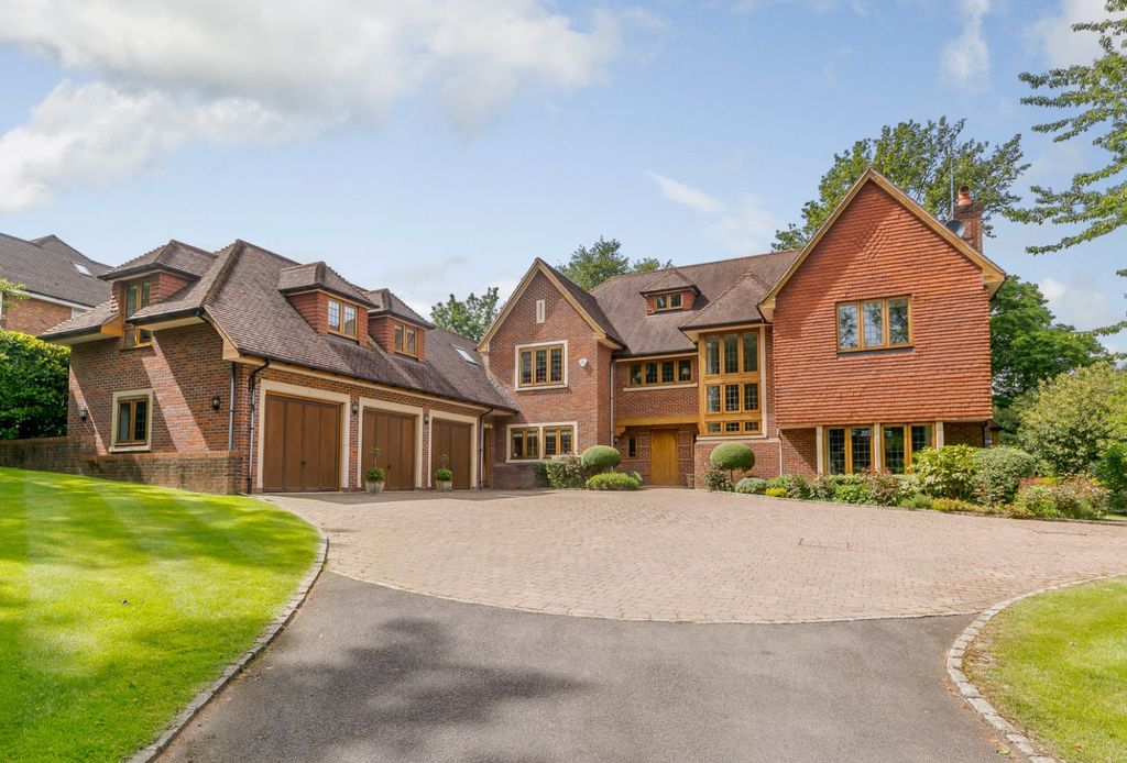 Property photo 1 of 24 Exterior Grovebury