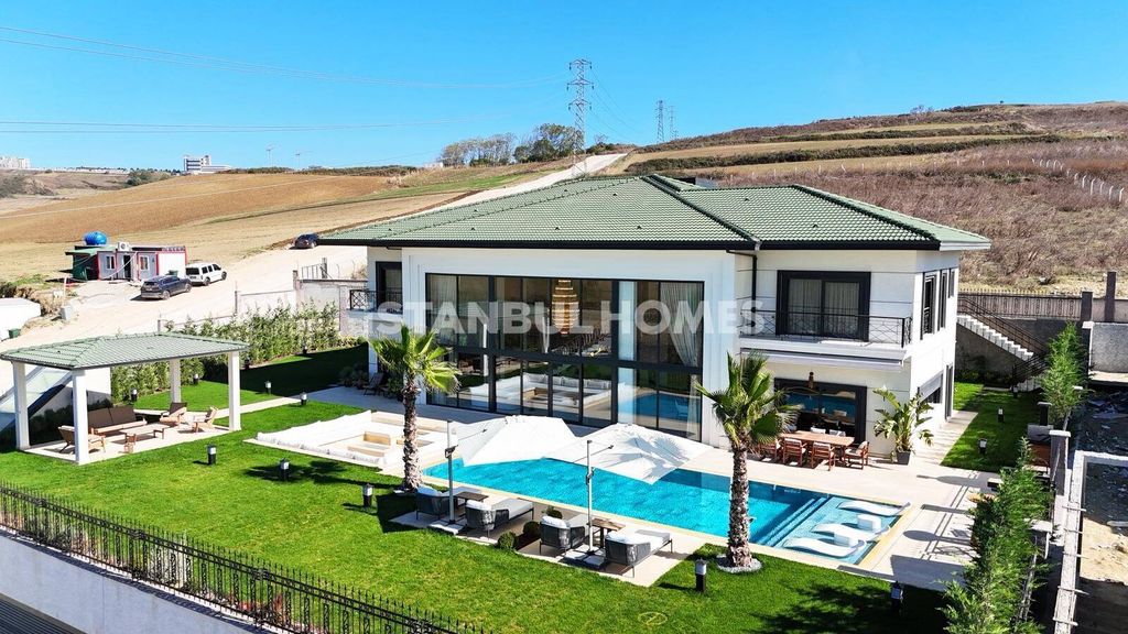 Property photo 1 of 52