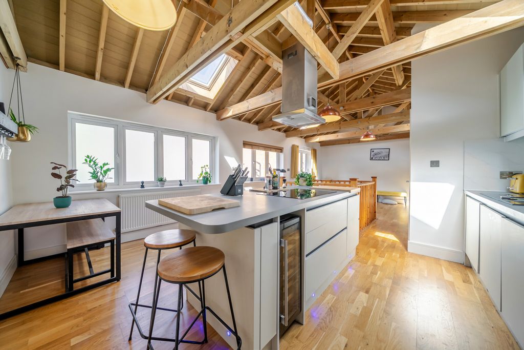 Property photo 1 of 20 1494129-7-6A6c829...