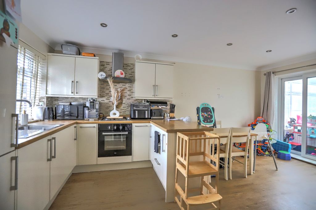 Property photo 3 of 18 Img_8306_7_8