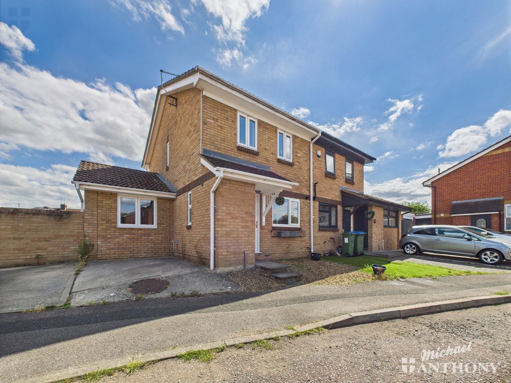 Property photo 1 of 12 Cam03852G0-Pr0354-Still011