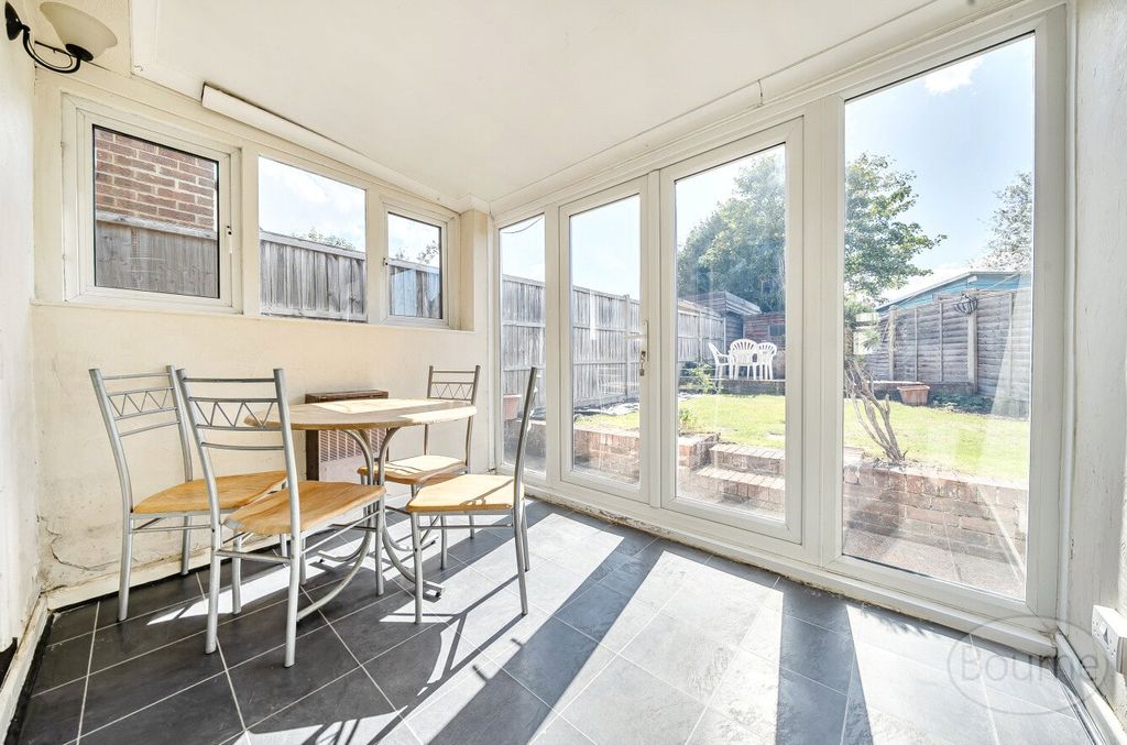 Property photo 3 of 17 Picture No. 10