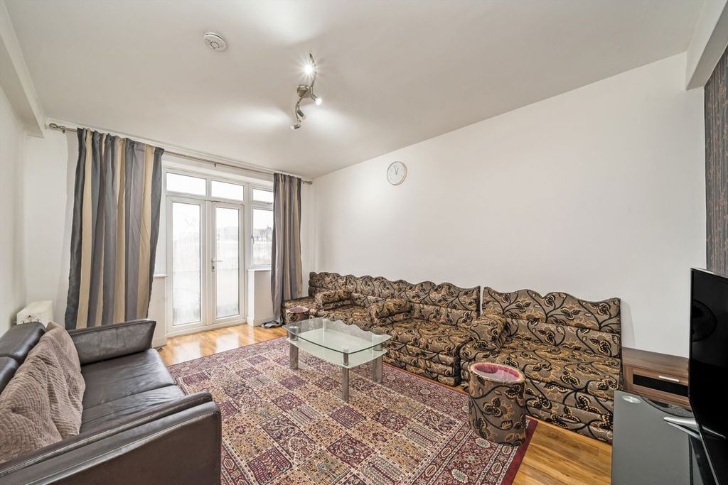 Property photo 2 of 5