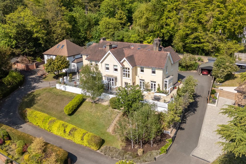Property photo 1 of 37