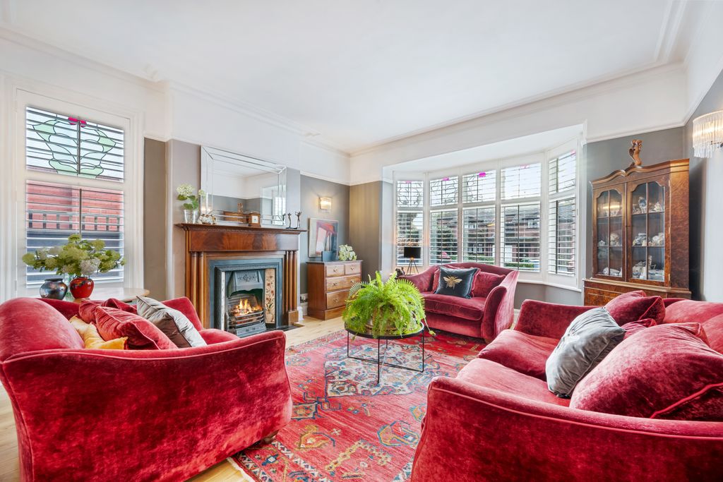 Property photo 2 of 24 Living Room