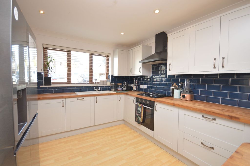 Property photo 3 of 22 Kitchen/Diner