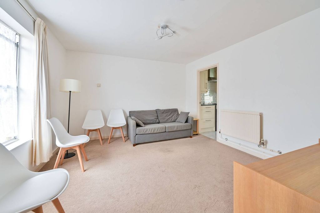 Property photo 2 of 5