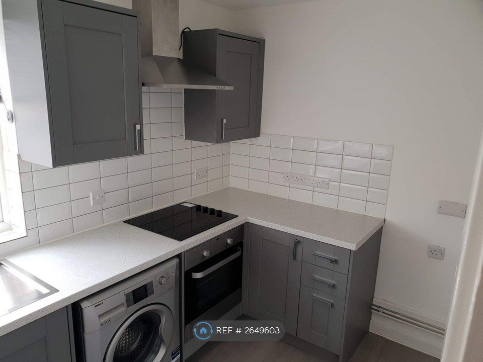 Property photo 1 of 10 Kitchen