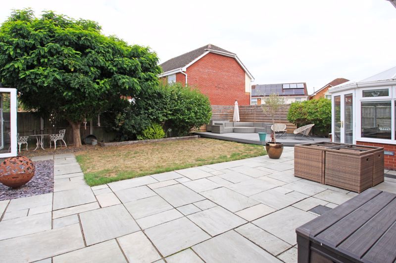 Property photo 2 of 31 Photo 57