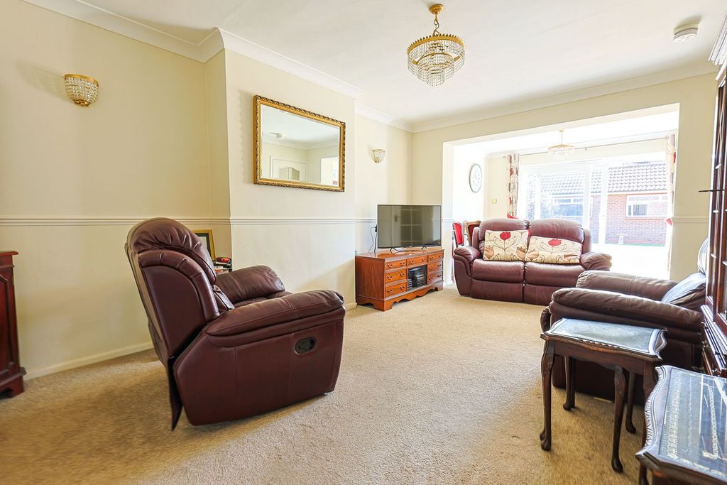 Property photo 3 of 40