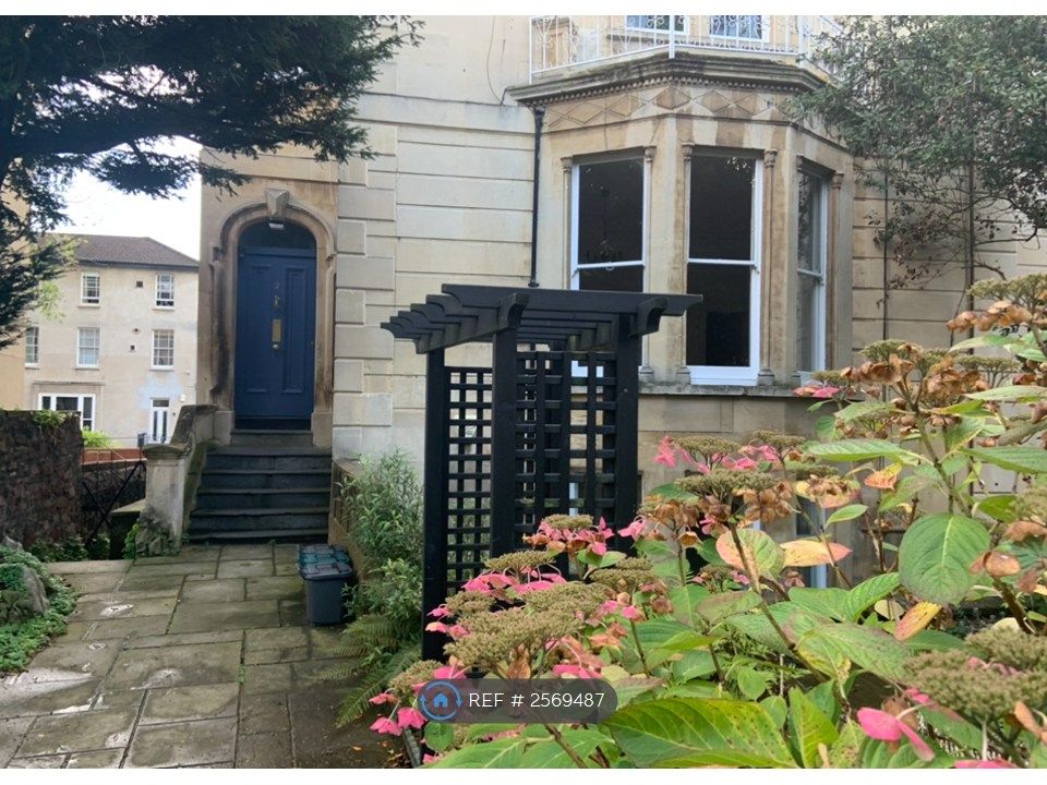 Property photo 1 of 6 Front View