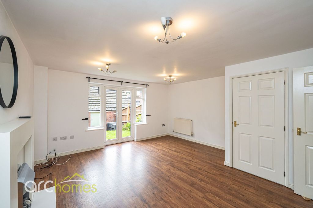 Property photo 2 of 26