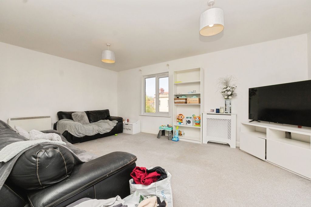Property photo 2 of 20 Pbox-Img.Jpg