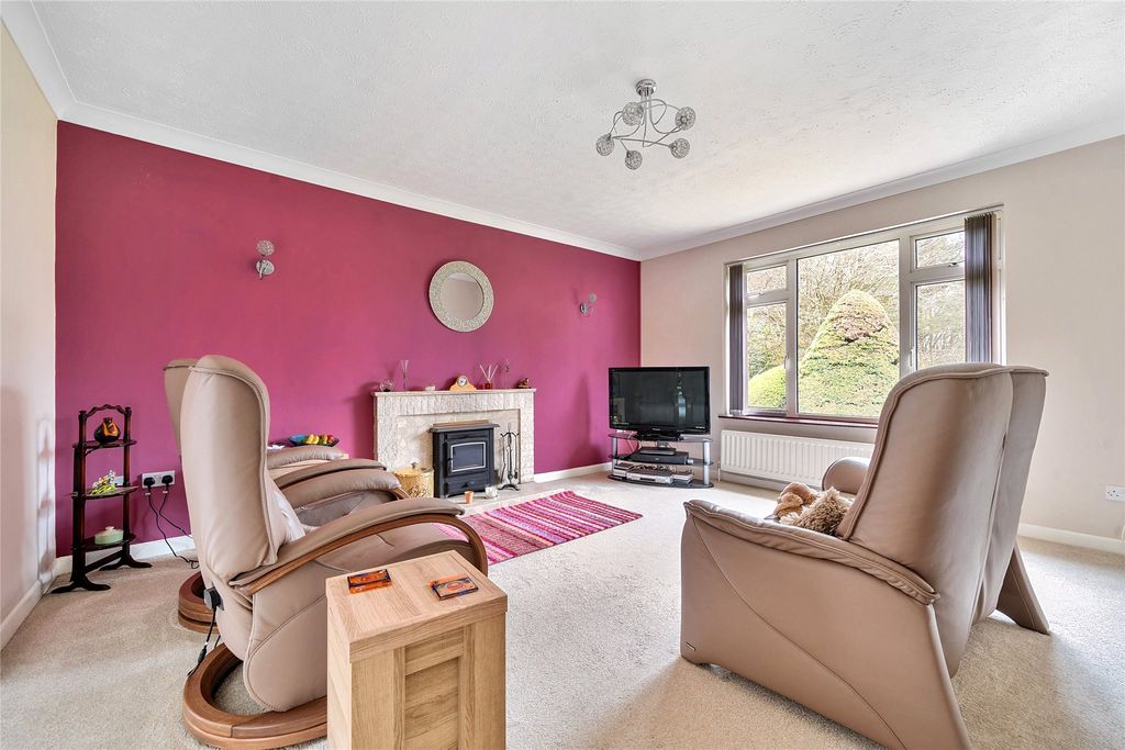 Property photo 3 of 31 Picture No. 11