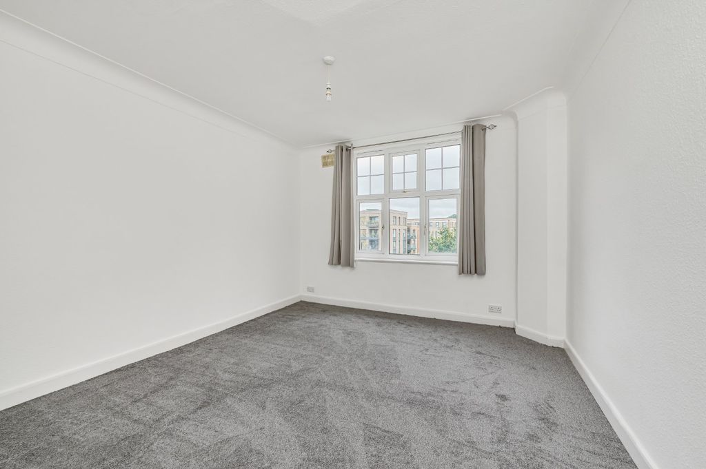 Property photo 2 of 13 Picture No. 17