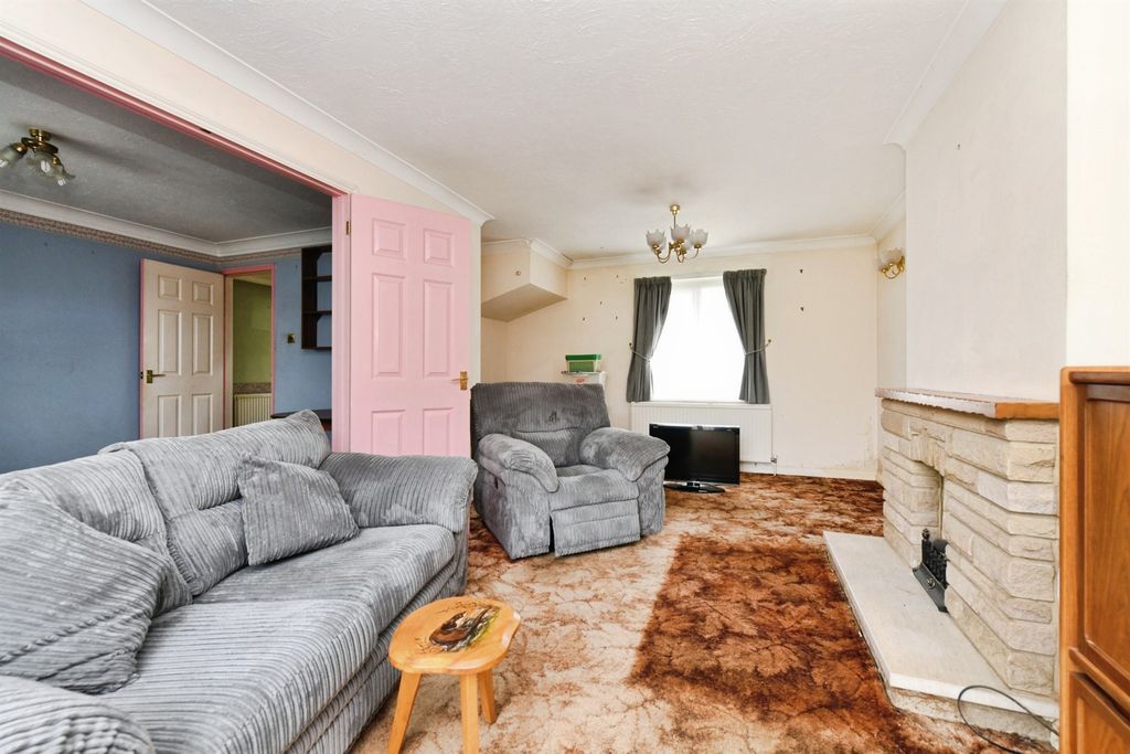 Property photo 3 of 20