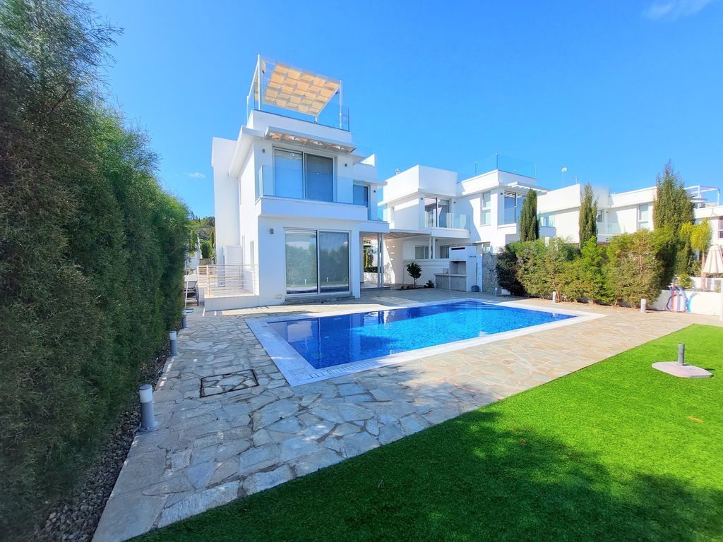 Property photo 1 of 50