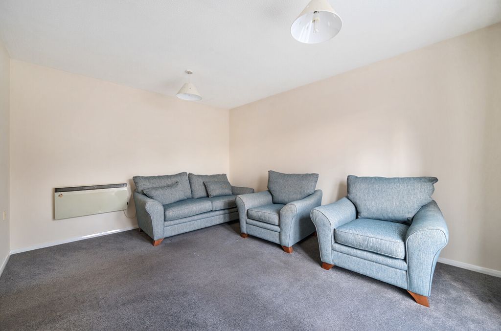 Property photo 2 of 14 1333497-13-688A53...