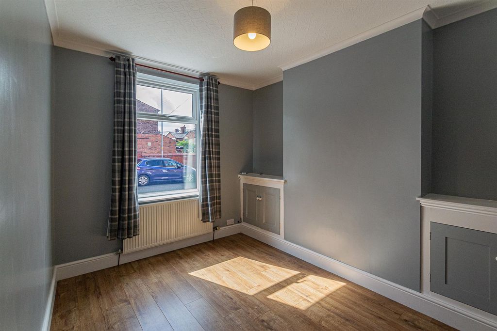 Property photo 2 of 9 Lounge