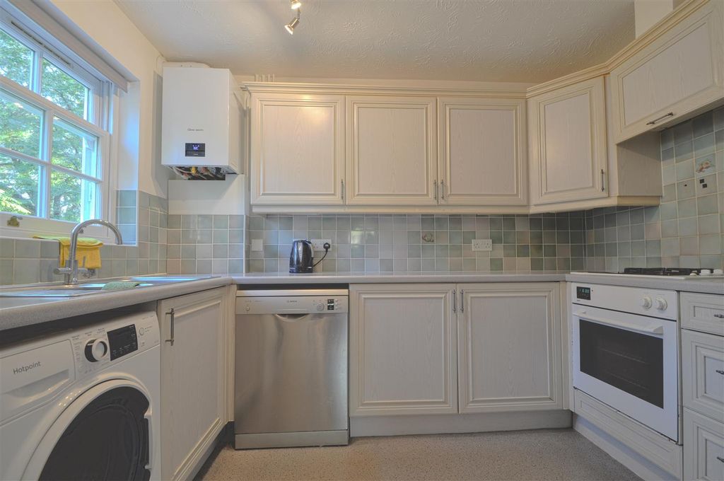 Property photo 3 of 6 Kitchen.Jpg