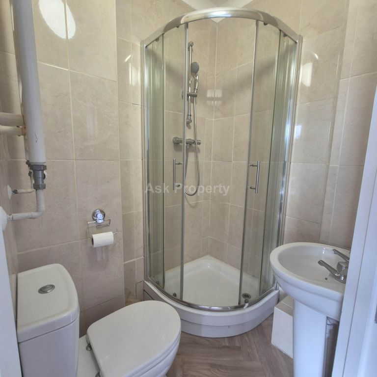Property photo 2 of 3