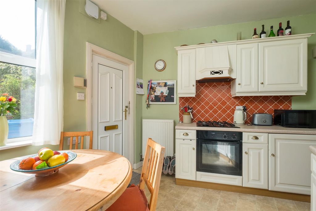 Property photo 3 of 16 Untitled (5 Of 18).Jpg