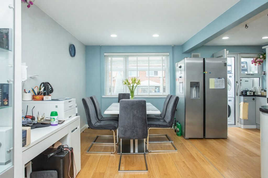 Property photo 3 of 10 Picture 3