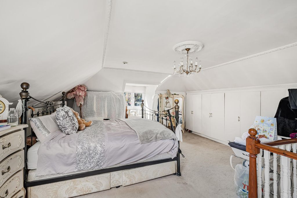 Additional image 10 of 4 bed detached house for salePark Avenue, Enfield EN1