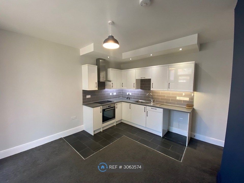 Property photo 2 of 11 Kitchen