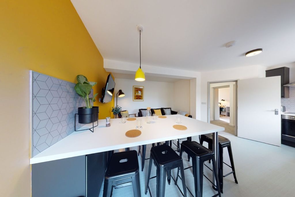 Property photo 3 of 5 Bright Modern Kitchen/Dining Area With A Large Cen...