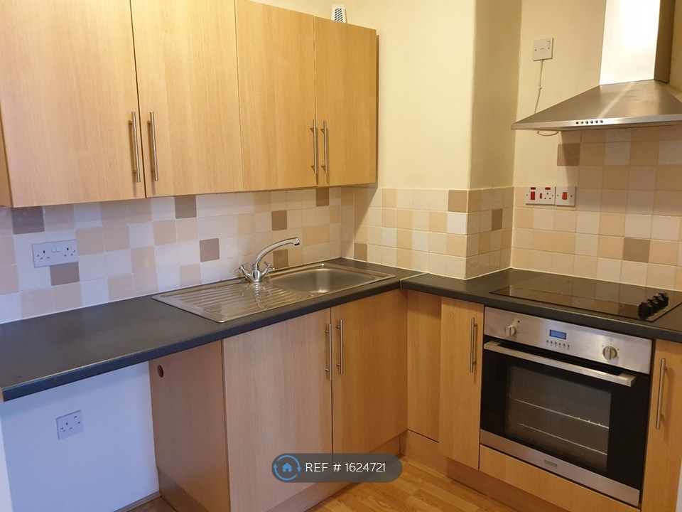 Property photo 1 of 6 Kitchen